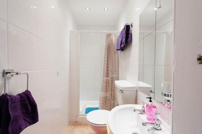 Lauriston Roomz *